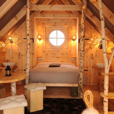 Cabane Lodge Domaine Du Lac Chambon Murol Kültér fotó