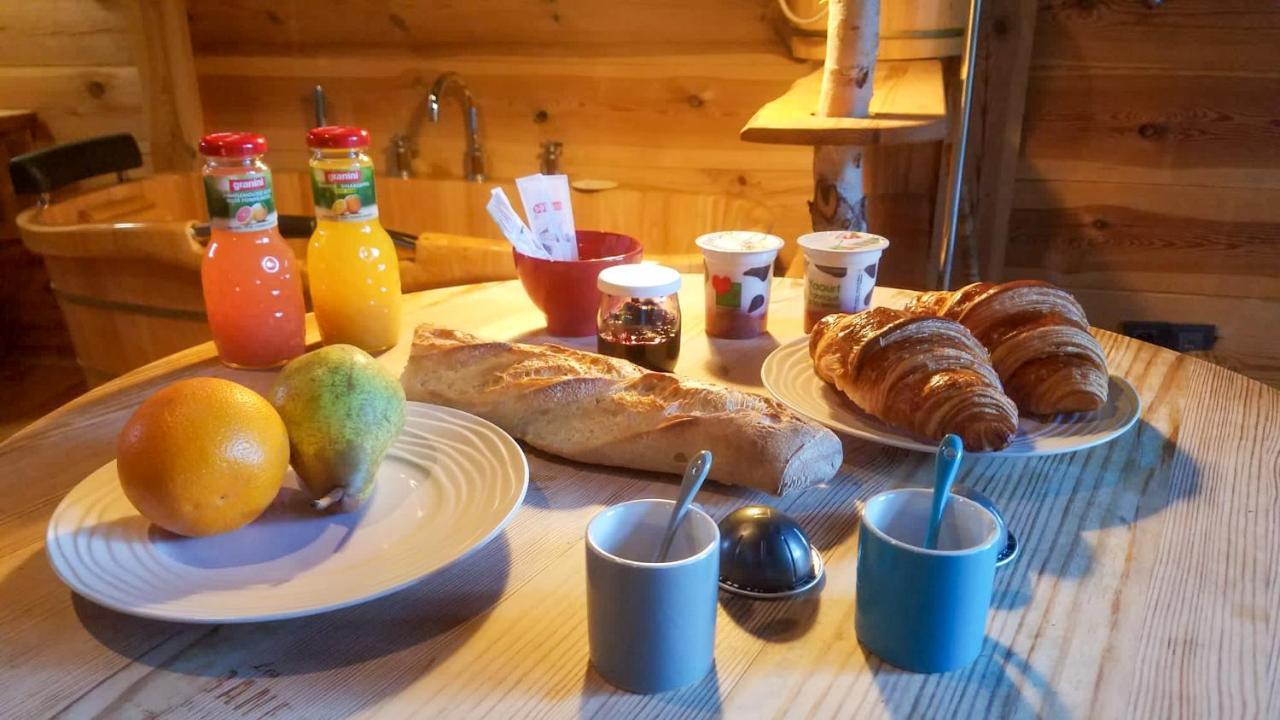 Cabane Lodge Domaine Du Lac Chambon Murol Kültér fotó